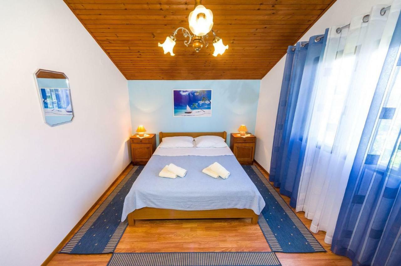 Apartment Matkos - With Garden And Terrace Нин Экстерьер фото